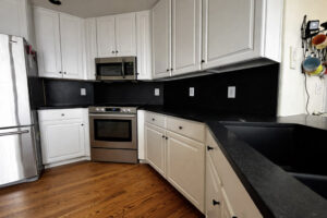 black quartz kitchen countertops
